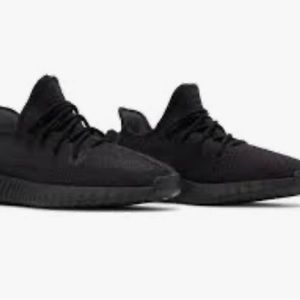 Size 8 (9 women) Yeezy Boost 350 in Onyx. Never worn, in box.